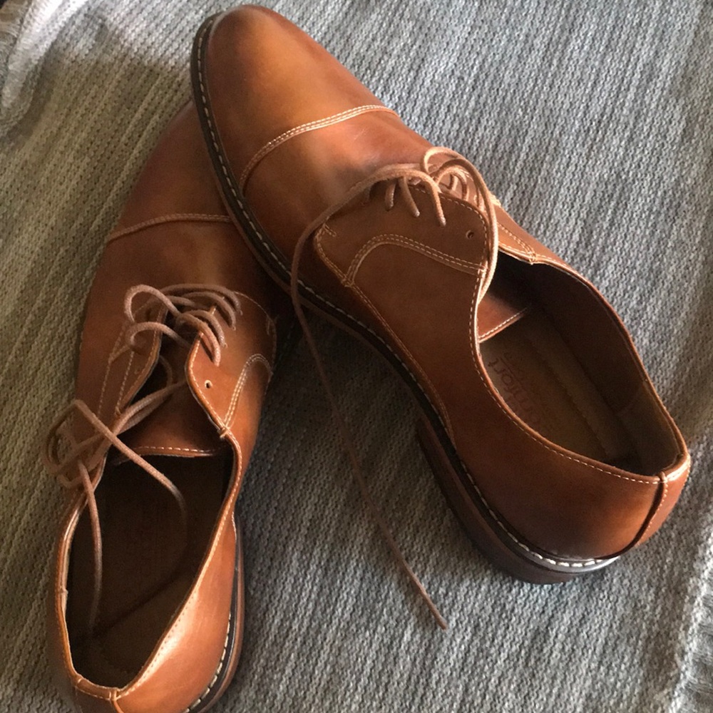 Men’s dress shoes